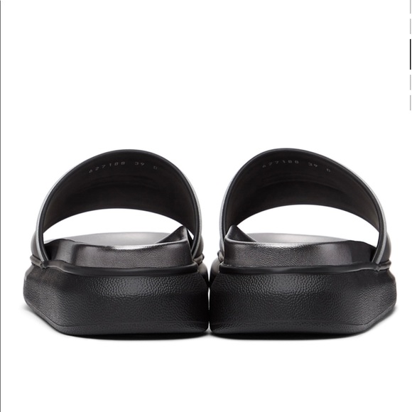 Alexander McQueen Oversized slides